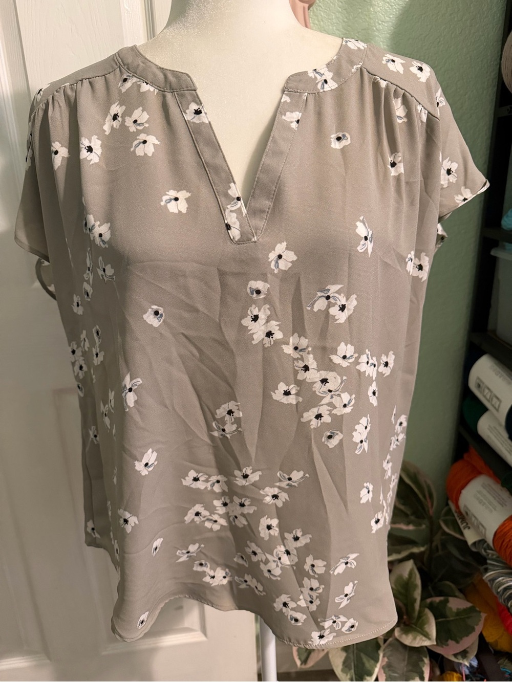 Banana Republic Taupe Floral Split V-Neck Blouse